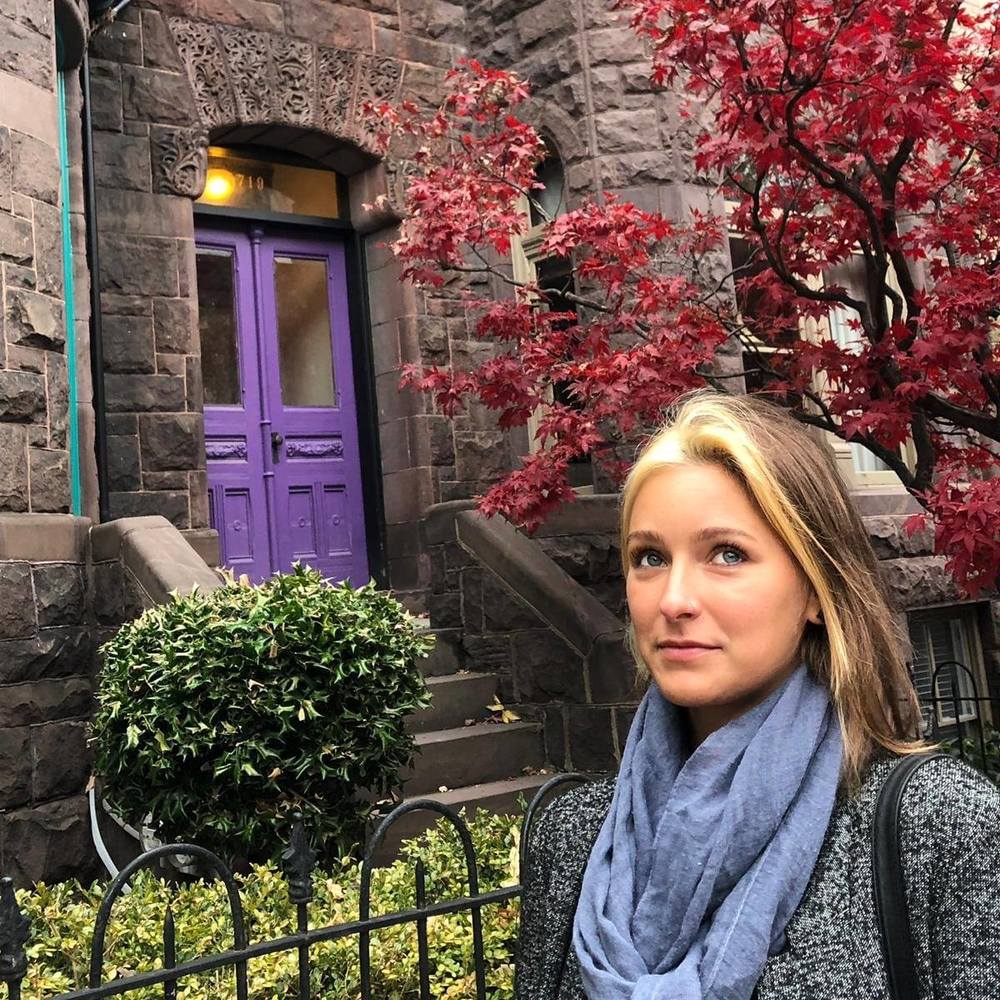 Meet your Posher, Valeria